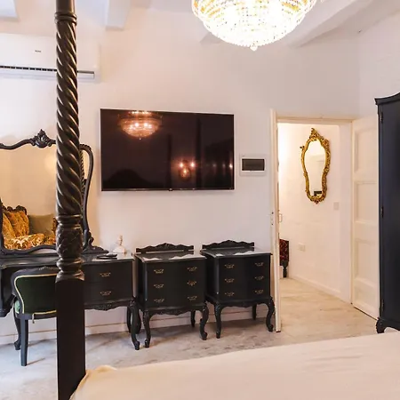 Vallletta Collection - St Johns Maisonette *